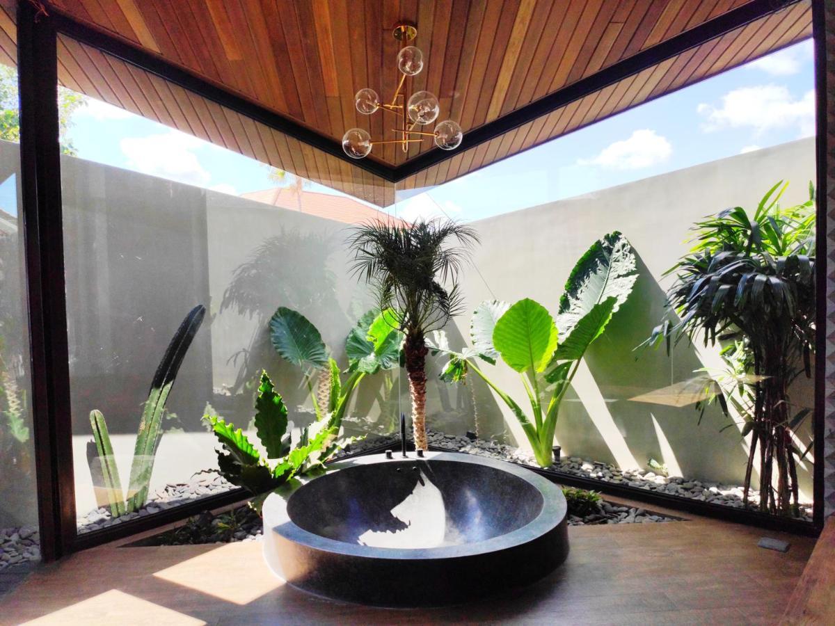 Villa Feh Bali By House Of Winds - Neo Tropical Eden Near Canggu เกอโรโบกัน ภายนอก รูปภาพ