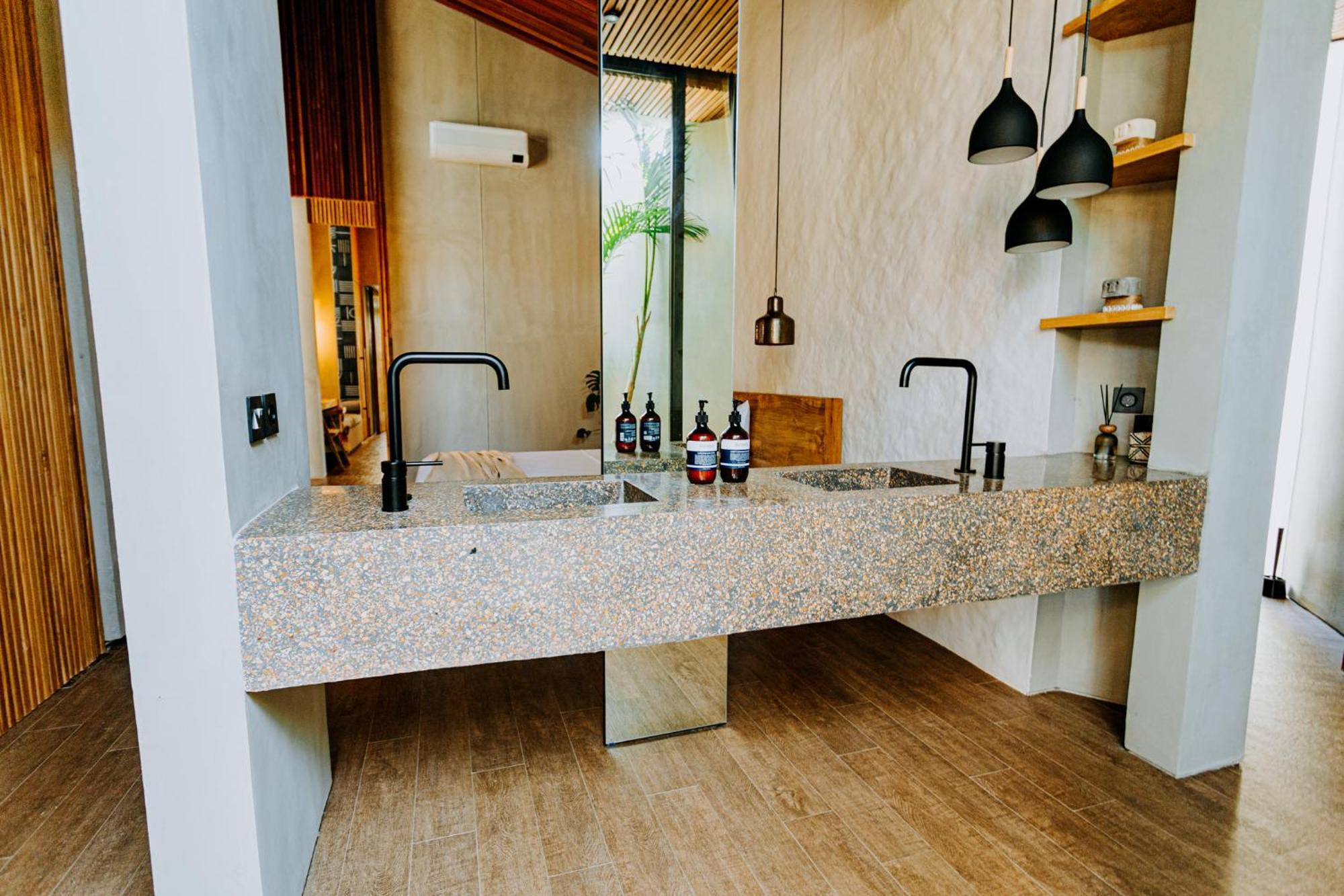 Villa Feh Bali By House Of Winds - Neo Tropical Eden Near Canggu เกอโรโบกัน ภายนอก รูปภาพ